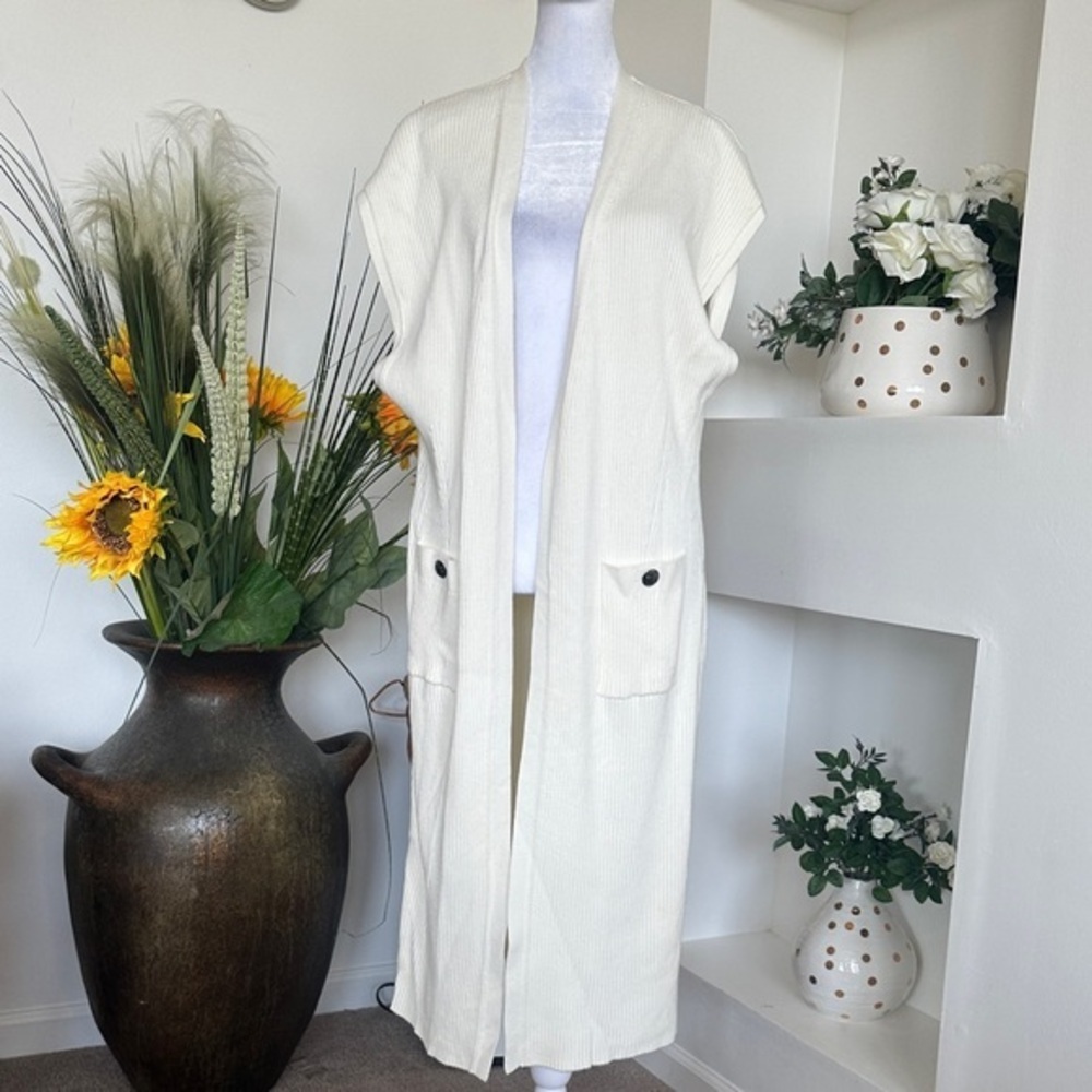 White House Black Market Cream Cardigan - Picture 2 of 7